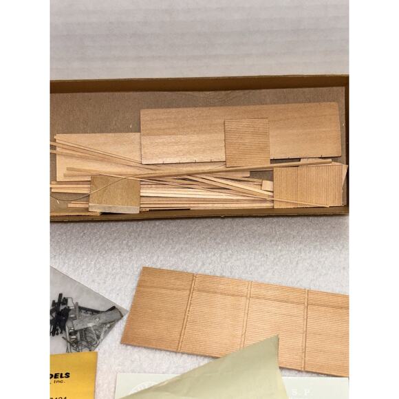 Ho Scale Camino Scale Models Southern Pacific HP-80 Wood Boxcar Craftsman Kit - Picture 2 of 5